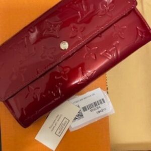 Authentic Louis Vuitton Long wallet Vernis